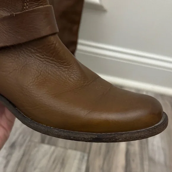 Frye Philip Harness 9R - Picture 4 of 16